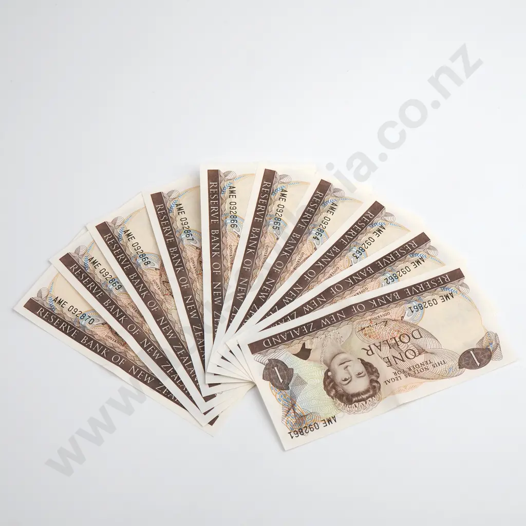 Russell Consecutive Run of 10 1 Dollar Banknotes, Prefix AME, Extremely Fine, Combined CV $70 Image 1++