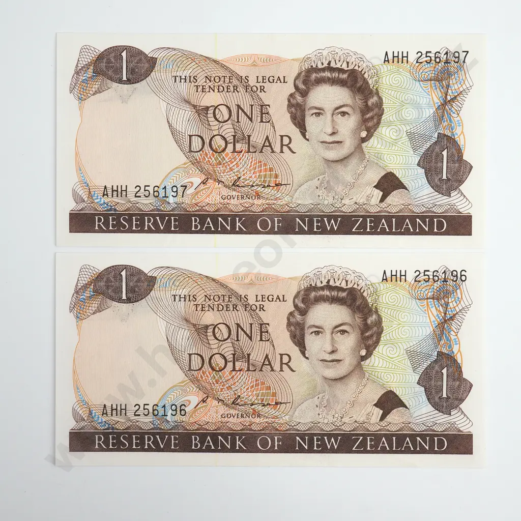 Russell Consecutive Pair 1 Dollar Banknotes Image 1++