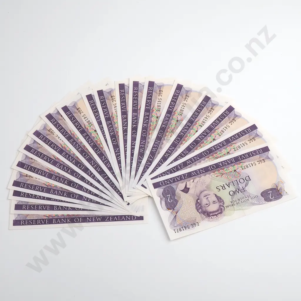 Hardie Type II Consecutive Run of 19 2 Dollars Banknotes, Prefix EAT, Almost Uncirculated, Combined CV $228 Image 1++