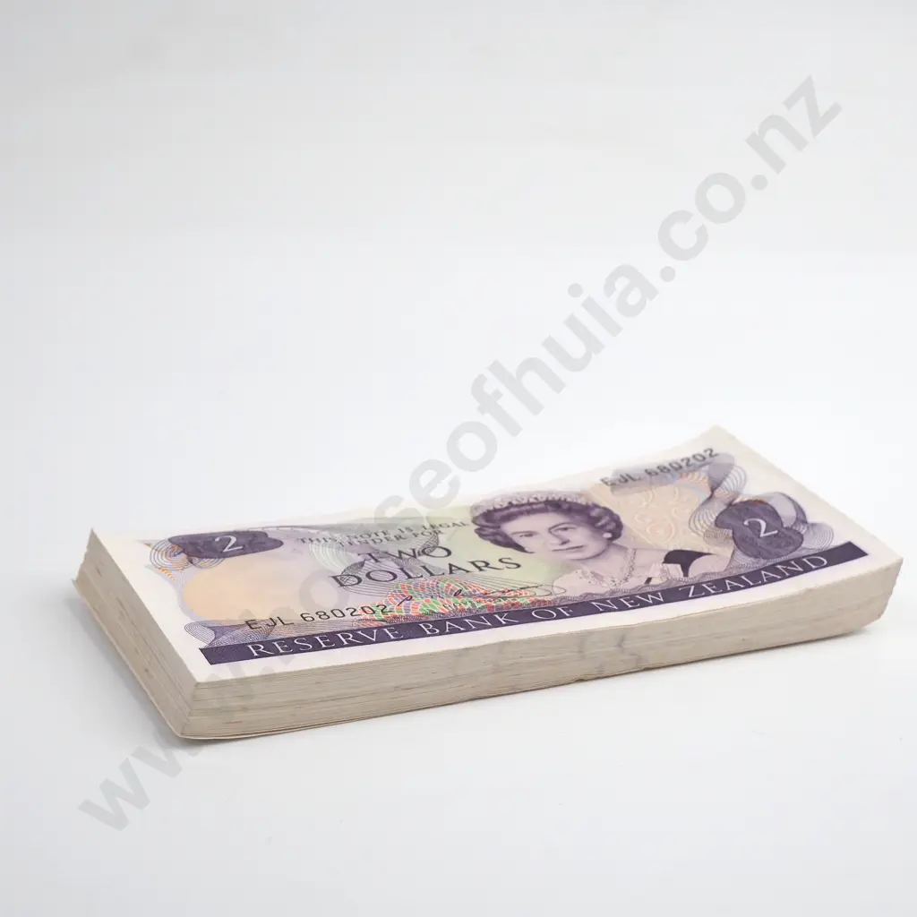 Russell Consecutive Run of 100 2 Dollars Banknotes, Almost Uncirculated Image 1++