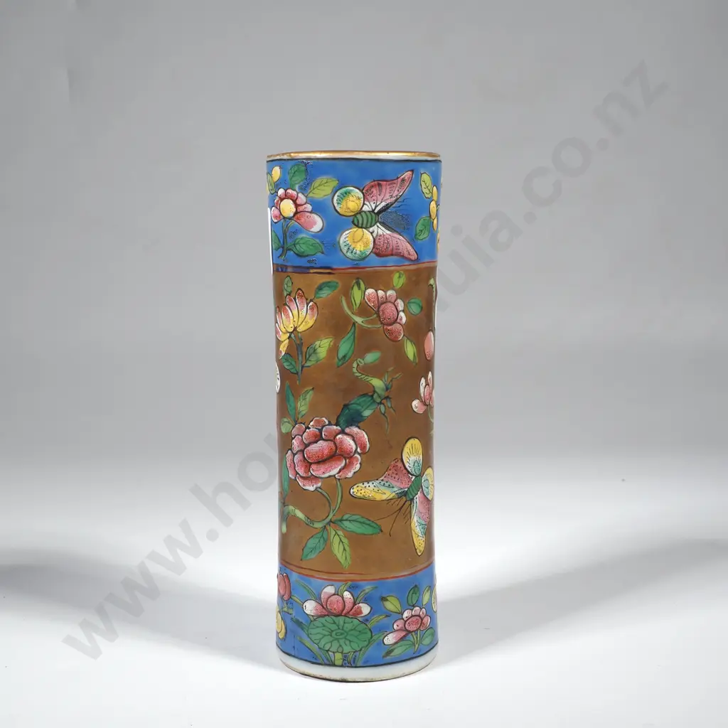 Vintage Chinese Porcelain Famille Rose Brush Holder Image 1++