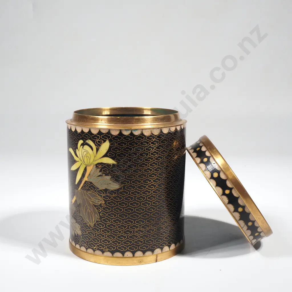 Vintage Chinese Cloisonne  Circular Trinket Box Image 1++