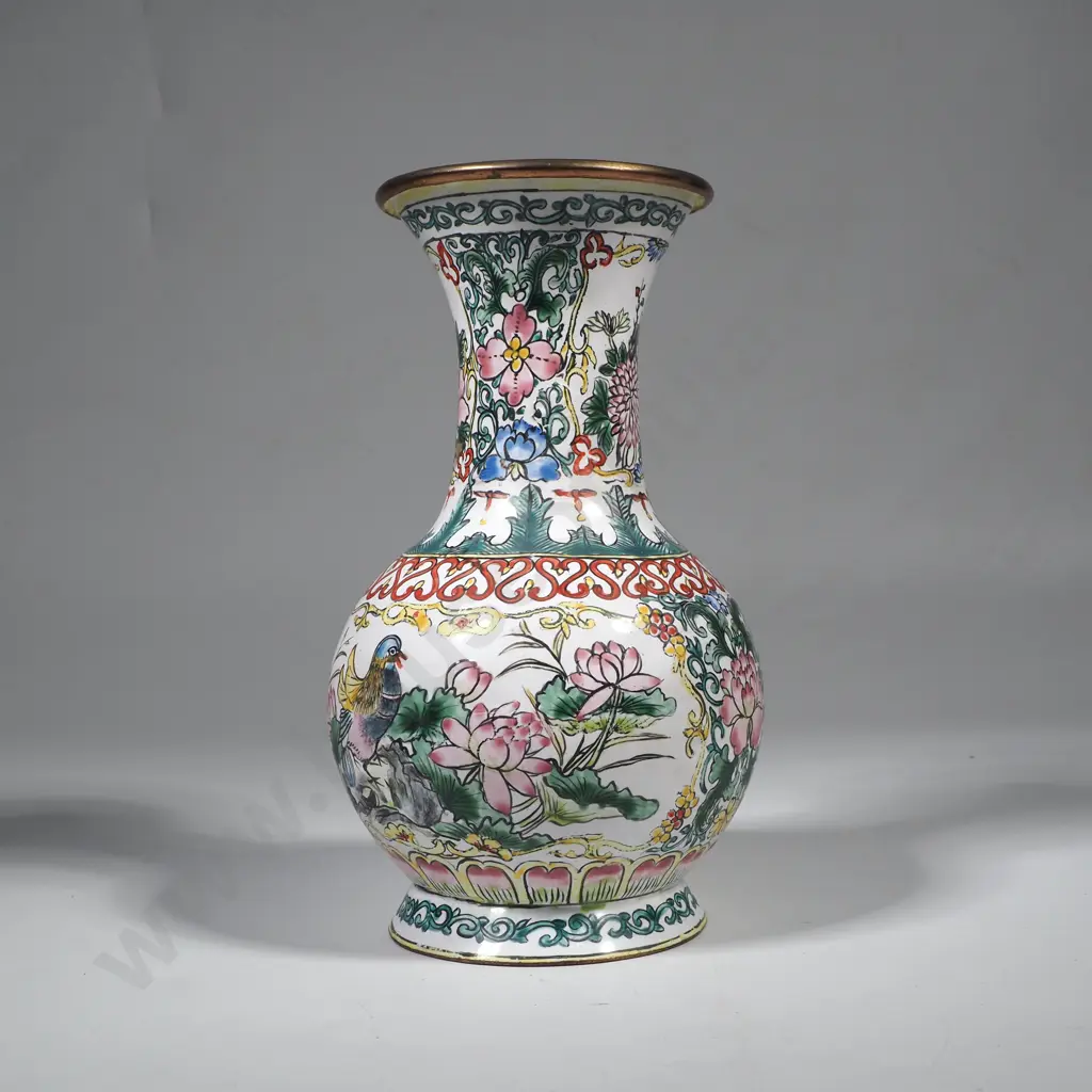 Vintage Chinese Canton Enamel Vase & Stand Image 1++