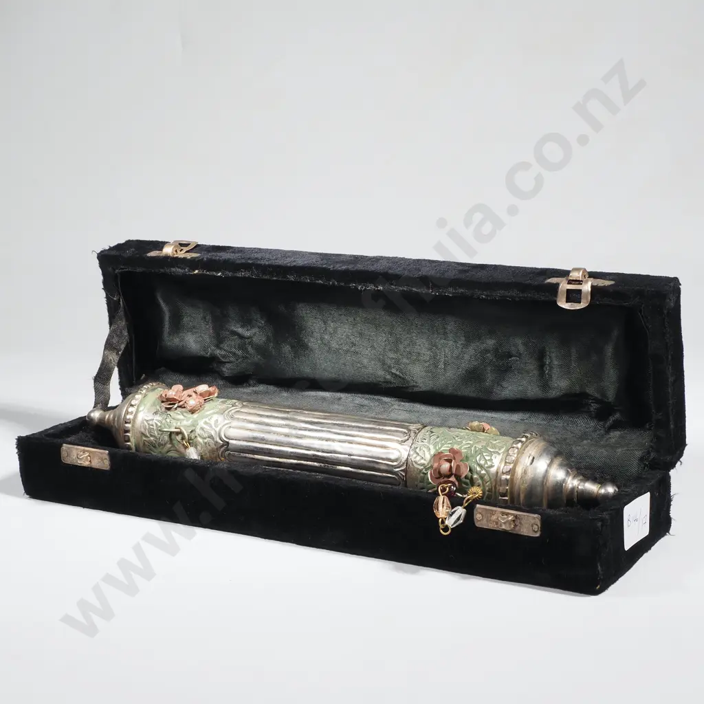 Silver Tone Scroll Case w Green & Pink Floral Detail & Beaded Chain in Velvet Box Image 1++