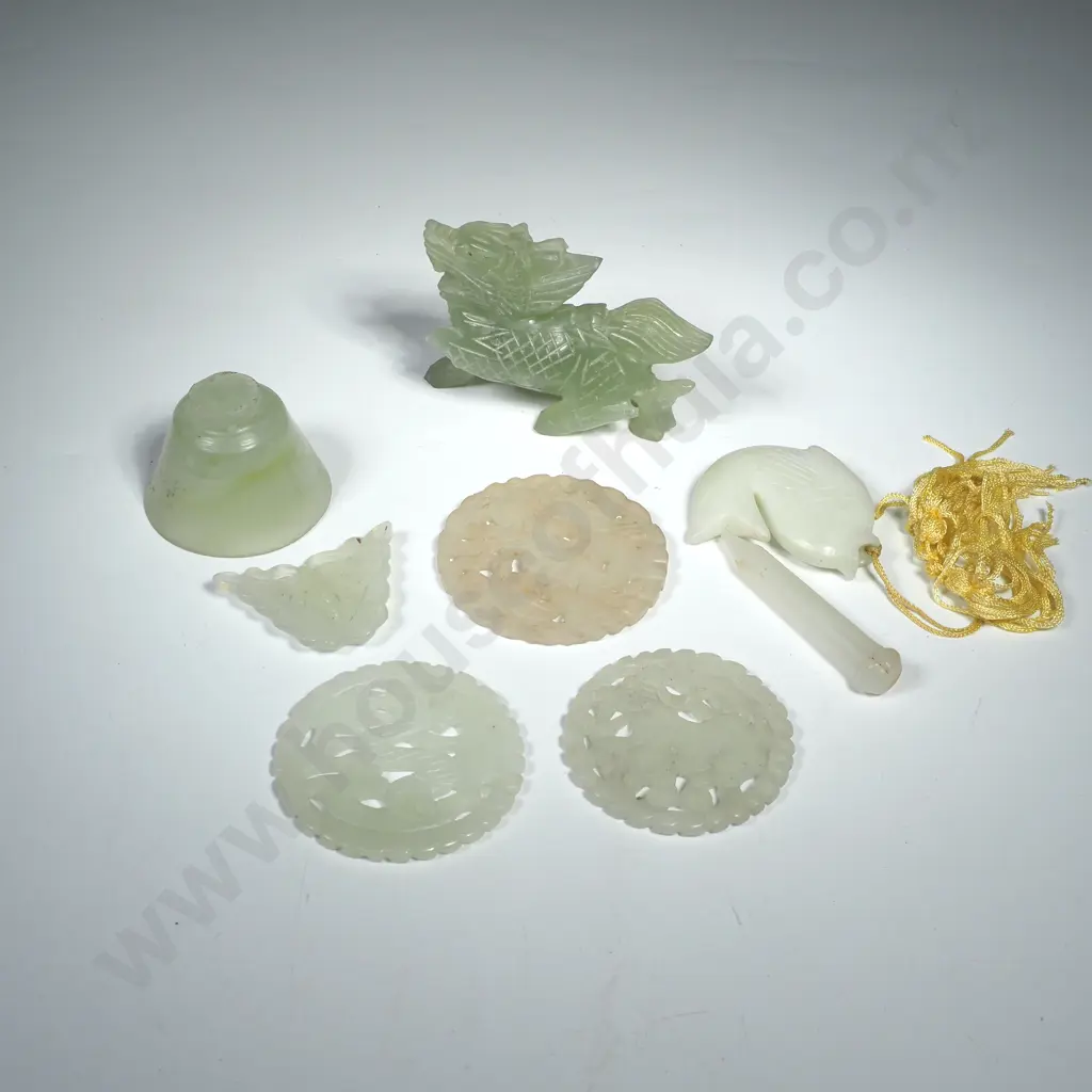 Assorted Jade / Bowenite Hardstone Figures, Pendants & Cup Image 1++