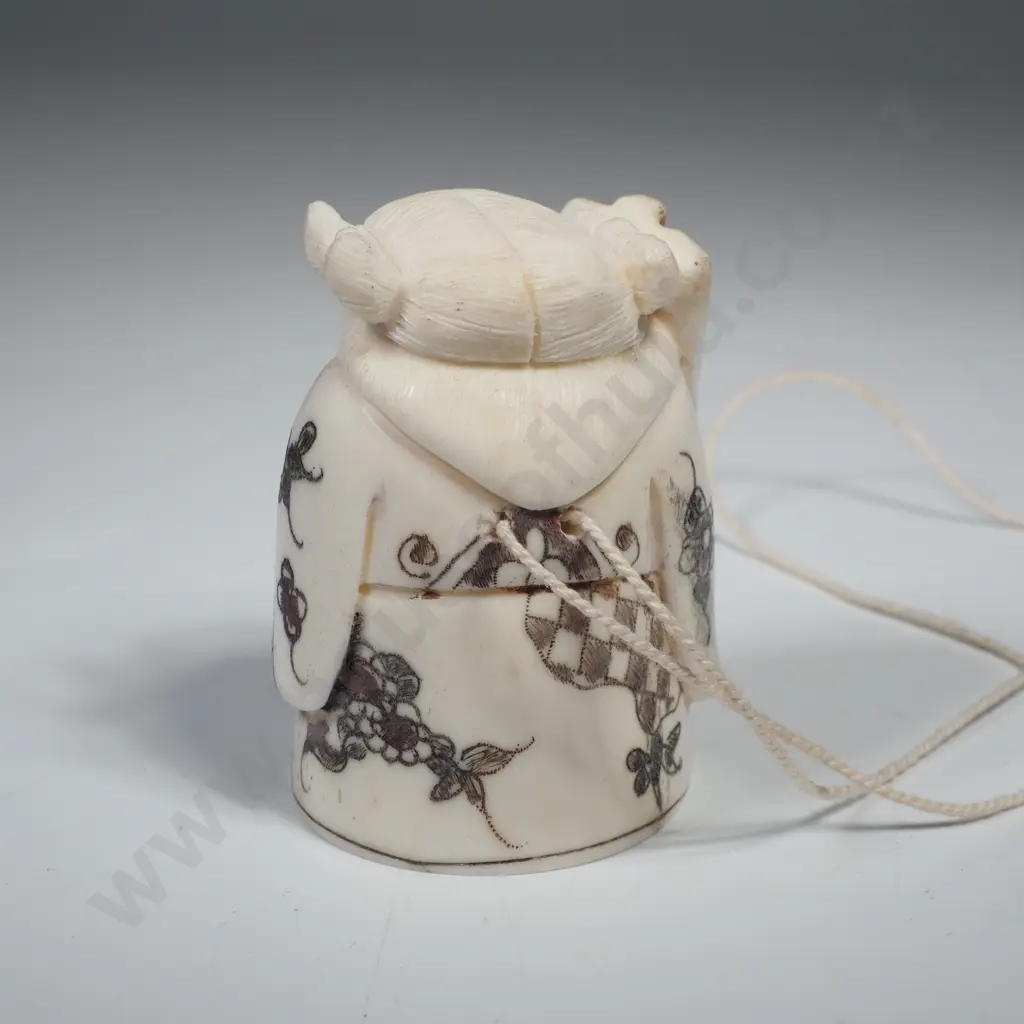 Vintage Bone Netsuke Image 1++