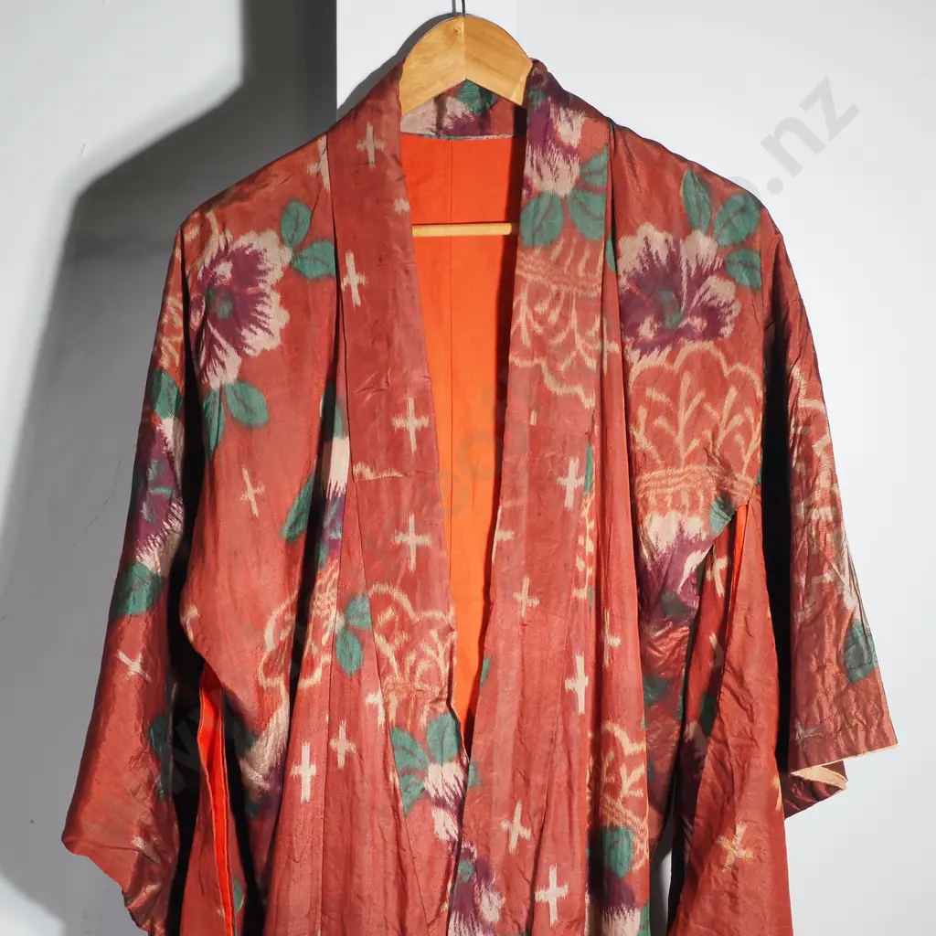 Vintage Japanese Silk Kimono Image 1++