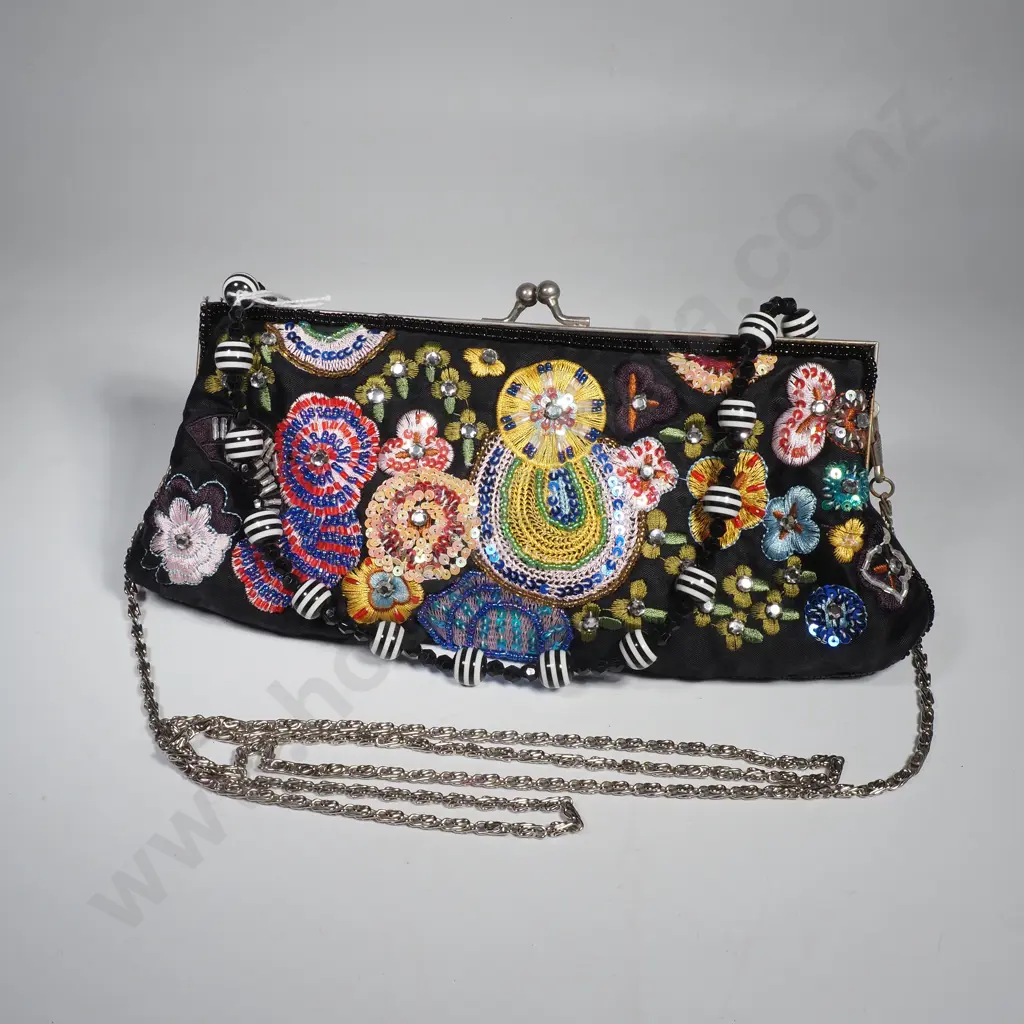 Vintage Beaded Clutch Bag Image 1++