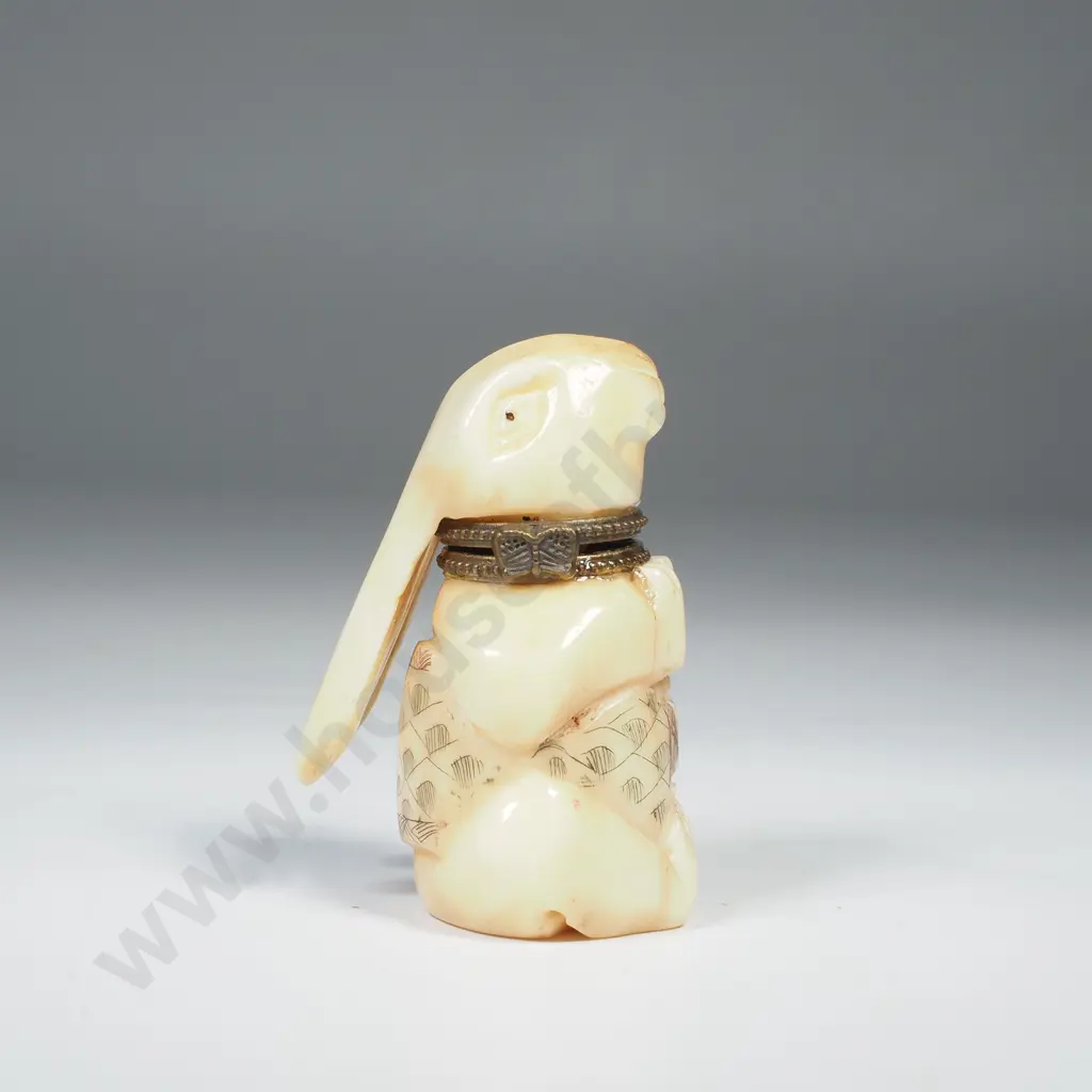 Resin Snuff Bottle in the Form of A Seated Rabbit Image 1++