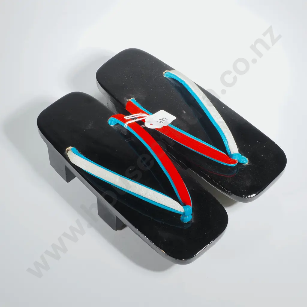 Pair of Japanese Women's Black Lacquer Wood Geta Geisha Footwear Image 1++