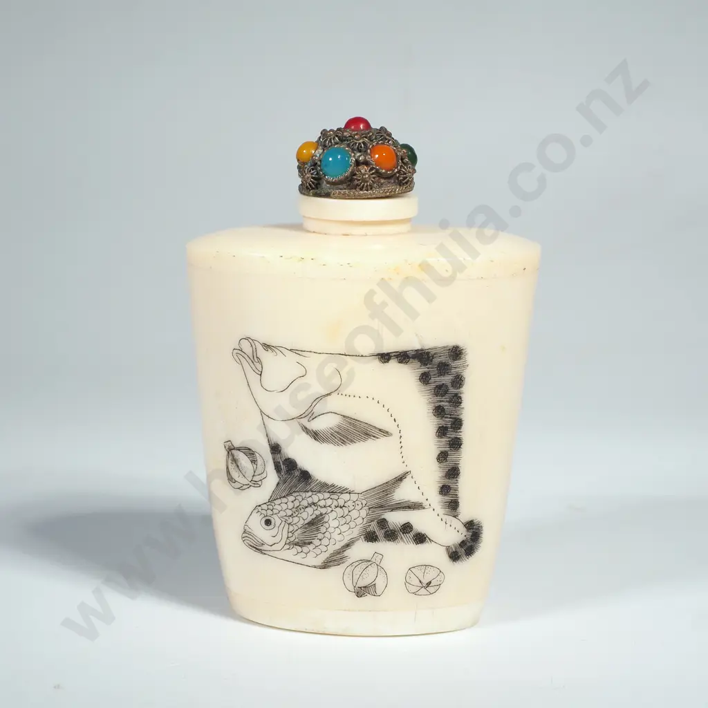 Vintage Chinese Bone Snuff Bottle Hand Carved w Fis  & w Jewelled Stopper Image 1++