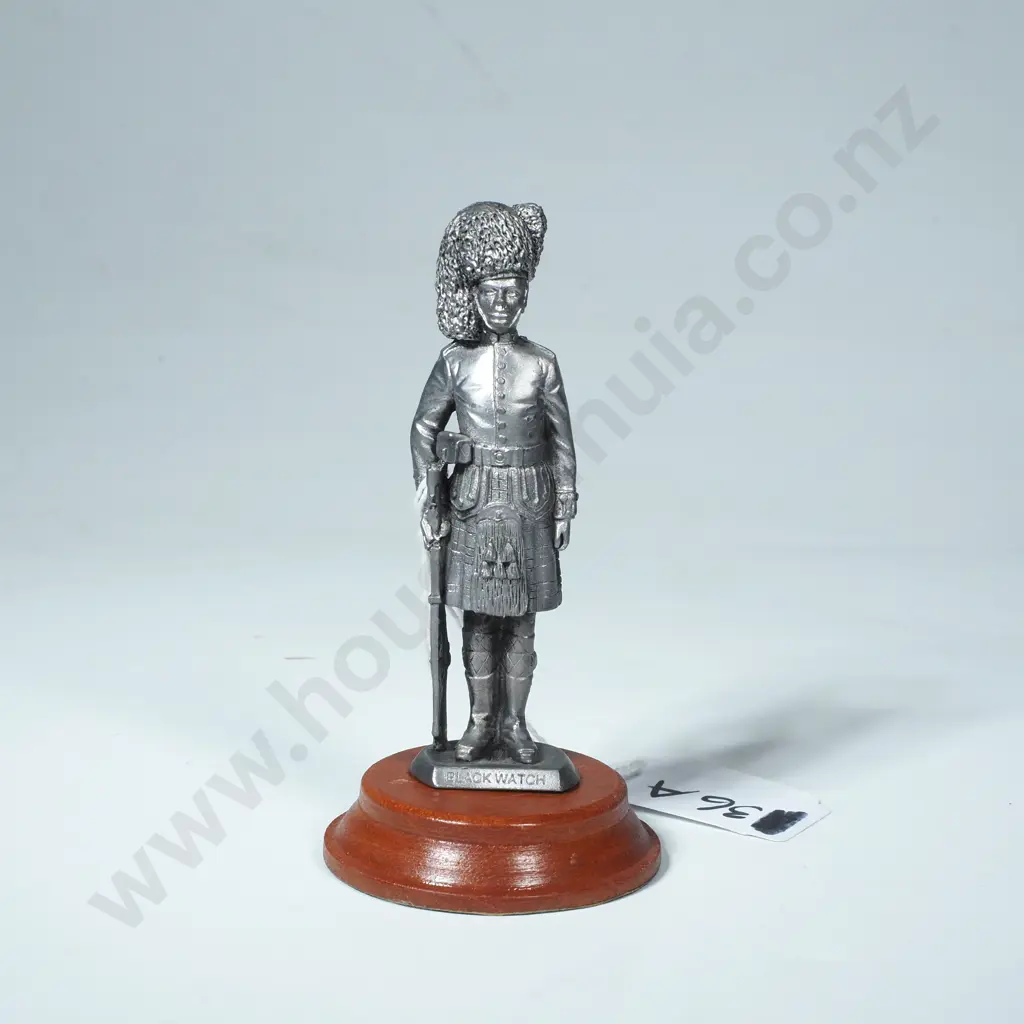 Pewter Figure of a Black Watch Scottish Figure by Pipercraft on a Wooden Base Image 1++