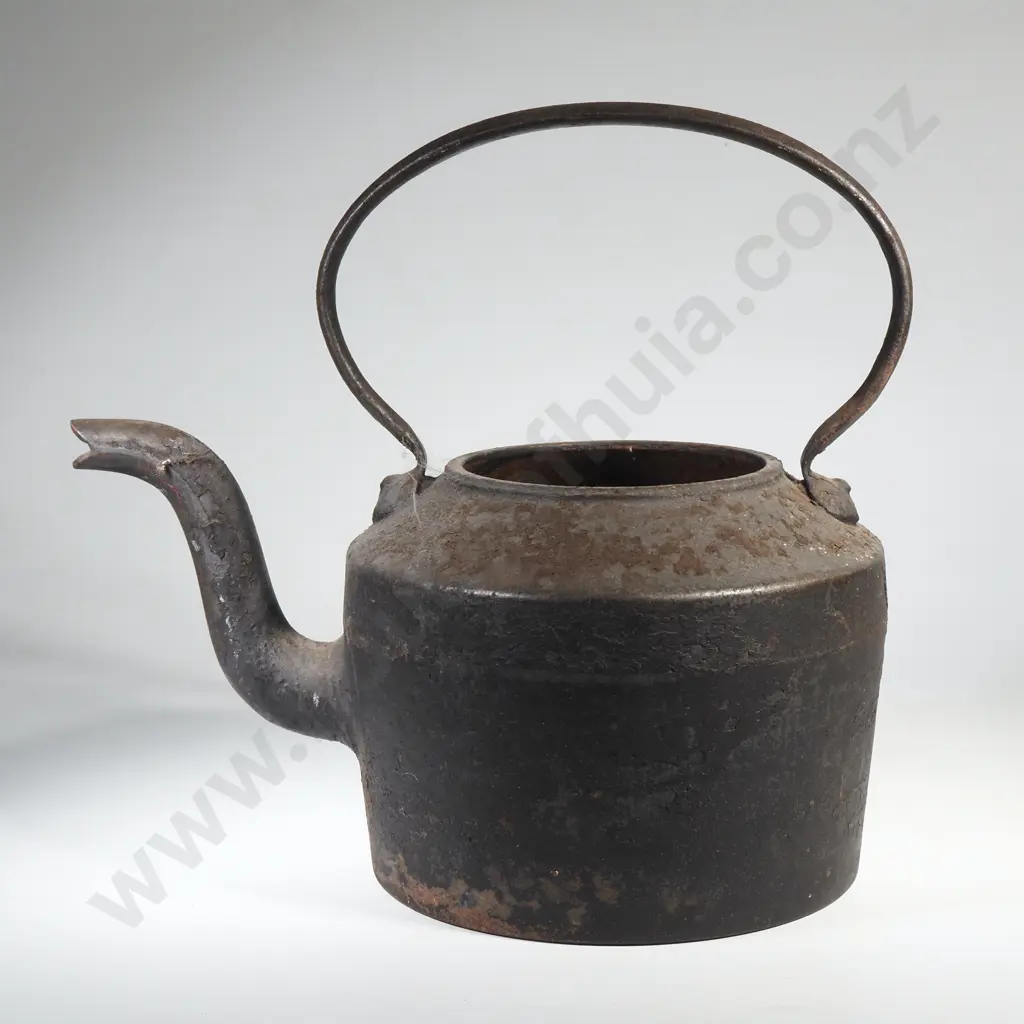 Cast Iron Kettle Minus Lid Image 1++