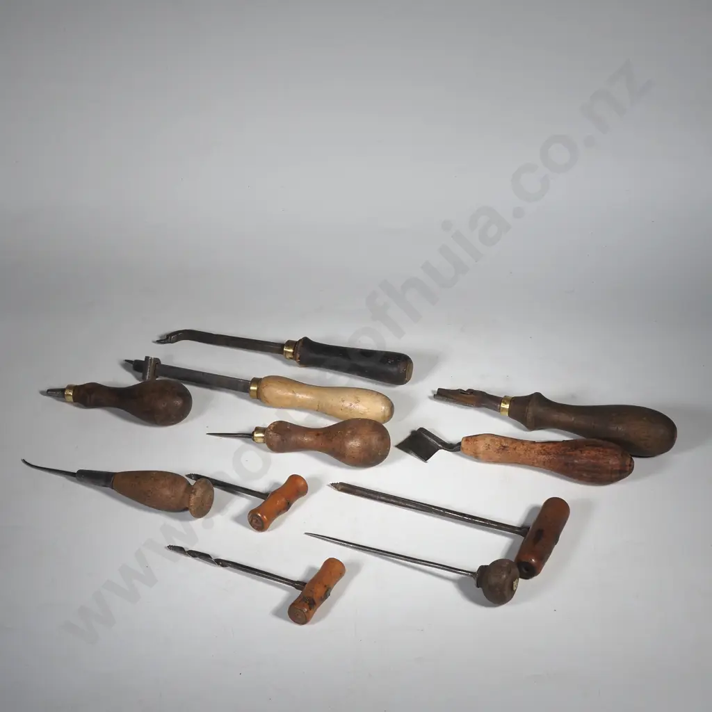 Eleven Vintage Shoemaker's Tools including A Cobblers Drag Knife, Awls For Leatherworking, Leather Channel Cutter & More Image 1++