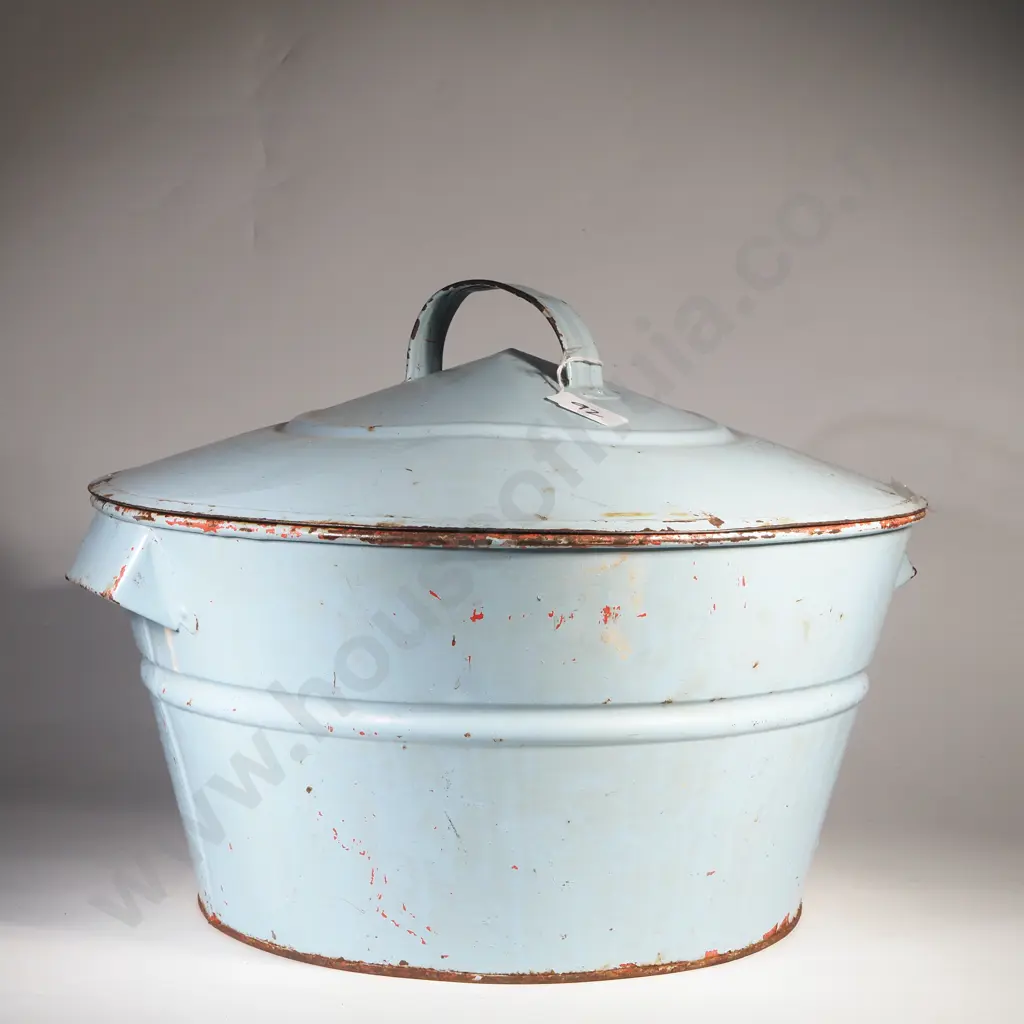 Vintage Circular Tin Bath w Lid Image 1++