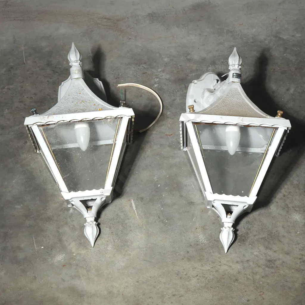 Pair of Vintage Coach Style White Outdoor Lantern Lights w Ornate Wall Brackets &  Glass Panels Image 1++