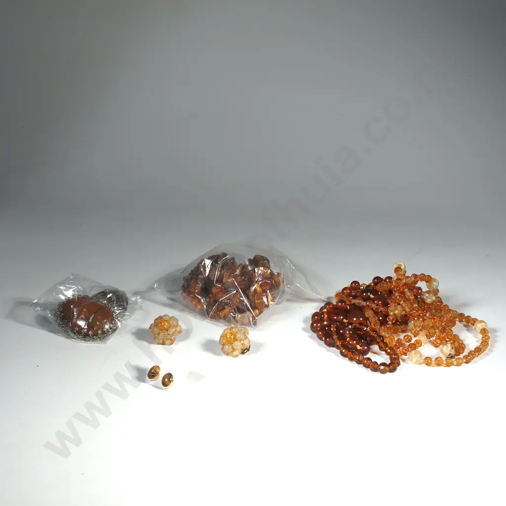 Collection of Amber & Amber Coloured Jewellery including Necklaces & Brooches & Eararings Image 1++