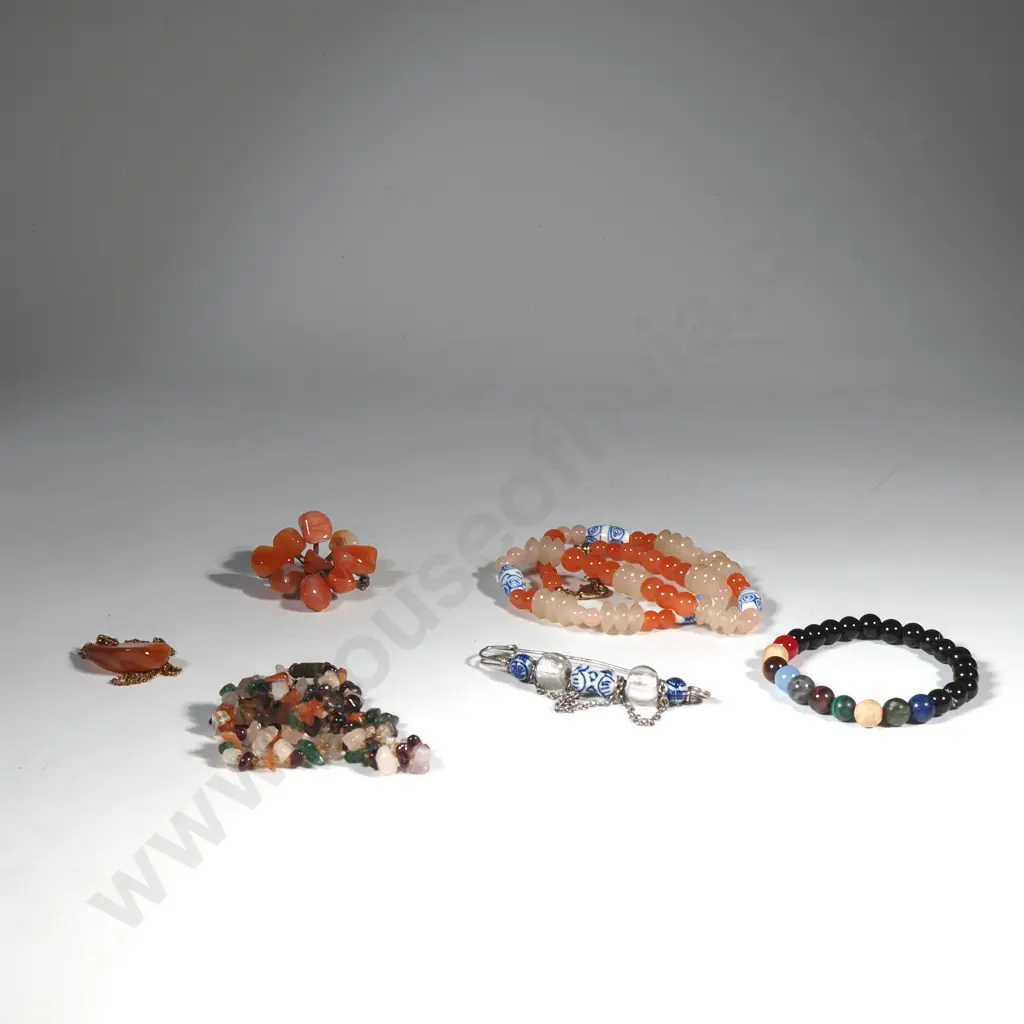 Coloured Stone Beaded Necklaces, Pendants & Brooches Image 1++