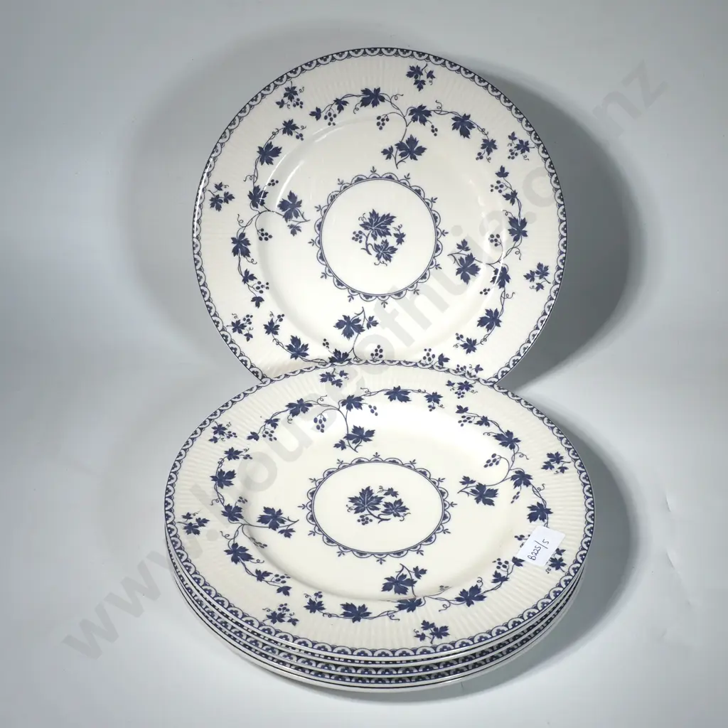 Six Large Royal Doulton Plates in the York Town Pattern Image 1++