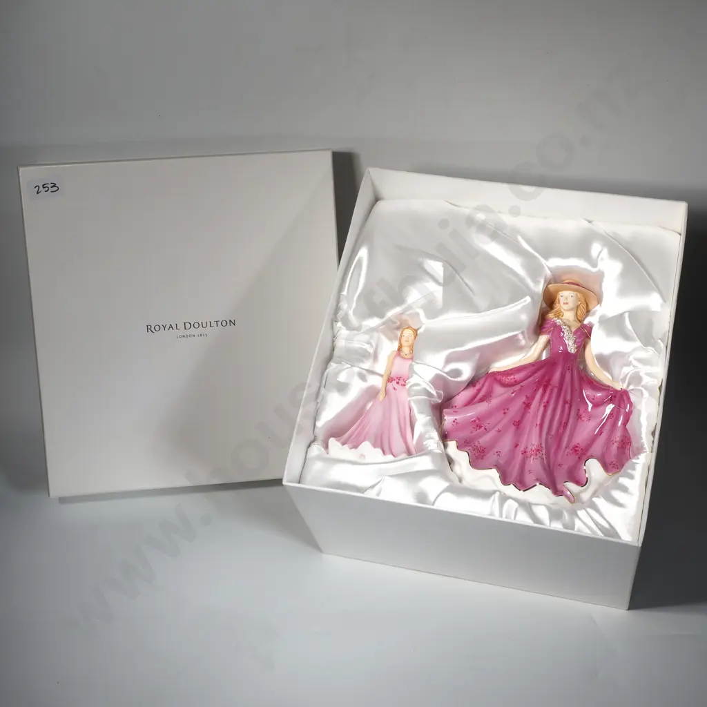 Boxed Royal Doulton 'Elizabeth'  (HN 5671) & a Matching Petite Figurine from the 'Pretty Ladies' Collection Image 1++