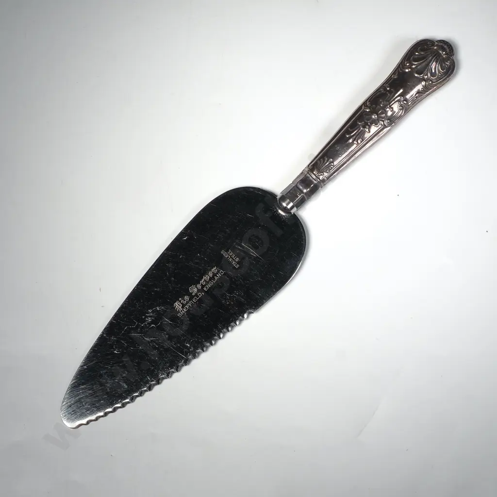 King's Pattern Sterling Silver Handled Pie Slice, Sheffield Steel Blade Image 1++