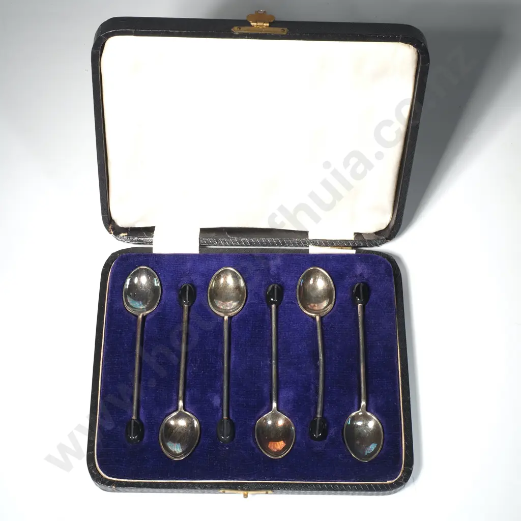 Cased Walker & Hall EPNS Coffee Spoons Image 1++
