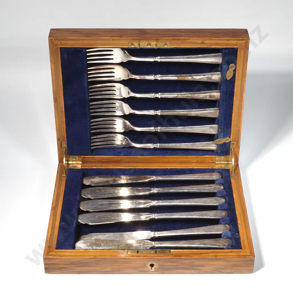 Dixon, England S/Plate Fish Service in Fitted Wooden Box Image 1++
