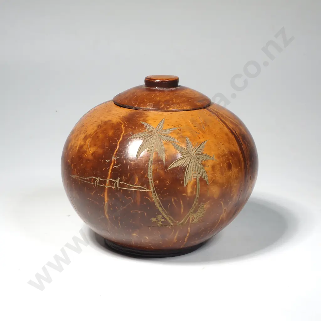 Vintage 1930s Chinese Carved Coconut  Lidded Jar Image 1++