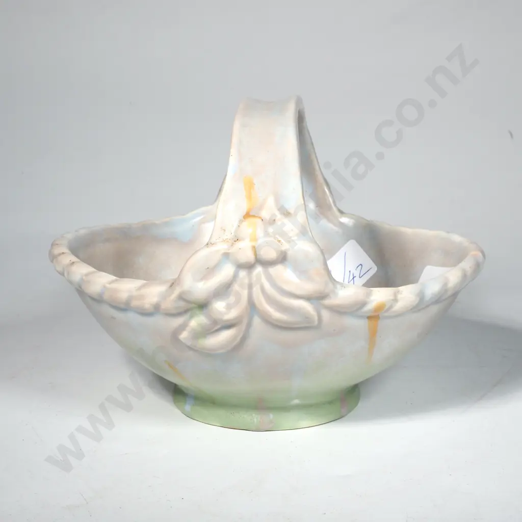 English Beswick Pottery Basket - Shape 623 Image 1++