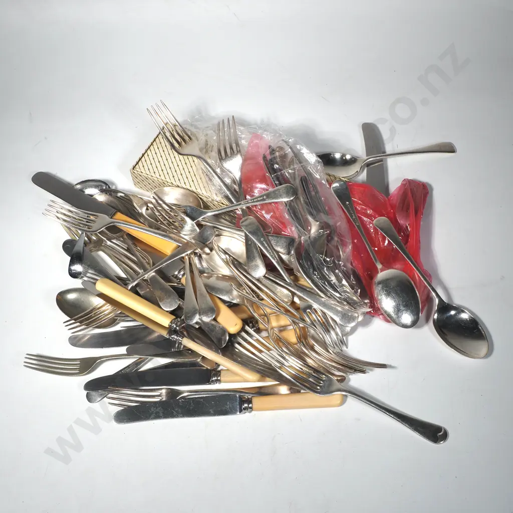 Quantity of  Silver Plated Cutlery & Bone Handled Knives Image 1++