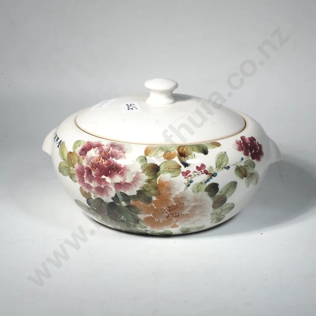 Oven Dish w Lid & Handles Image 1++