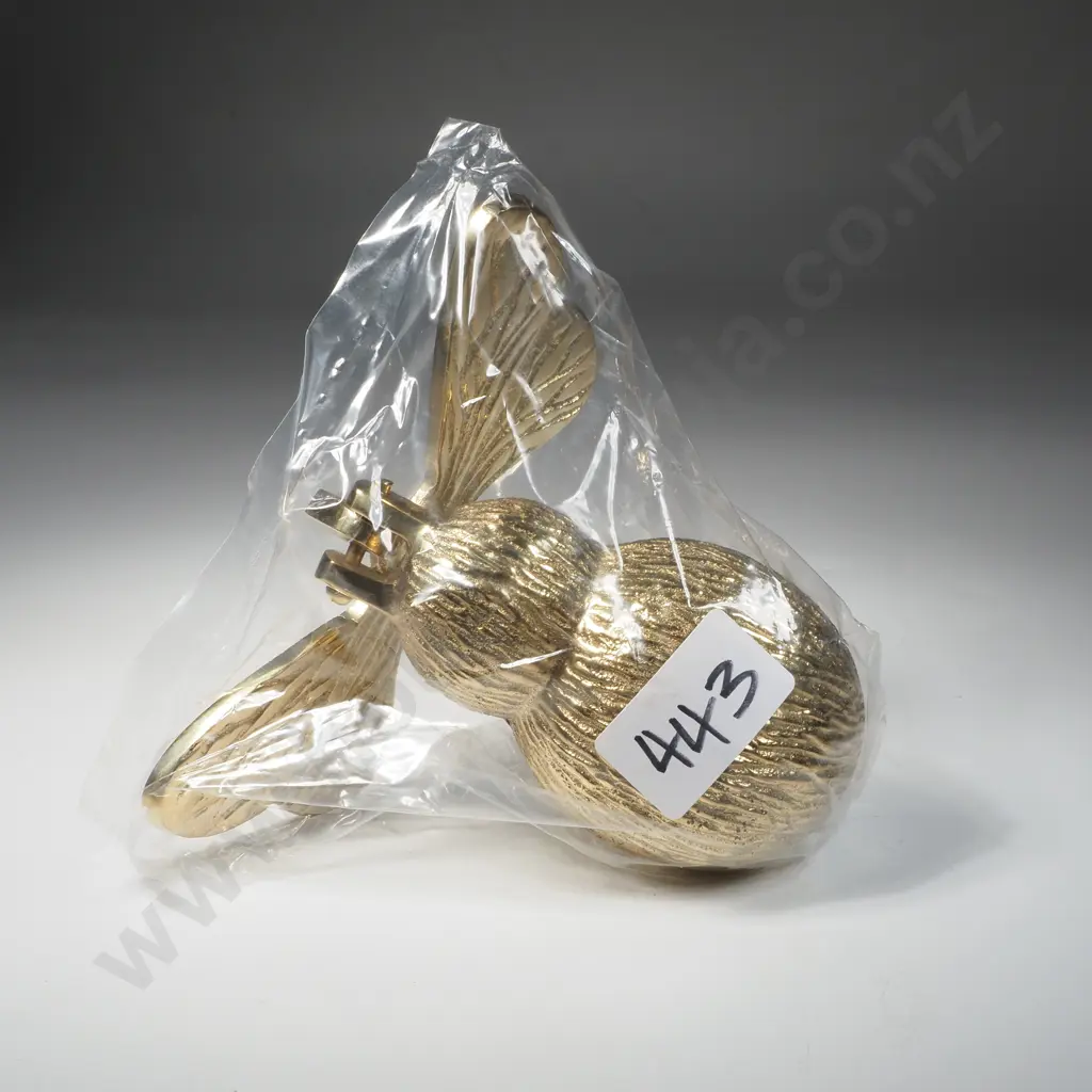 Bee Shaped Brass Door Knocker Image 1++