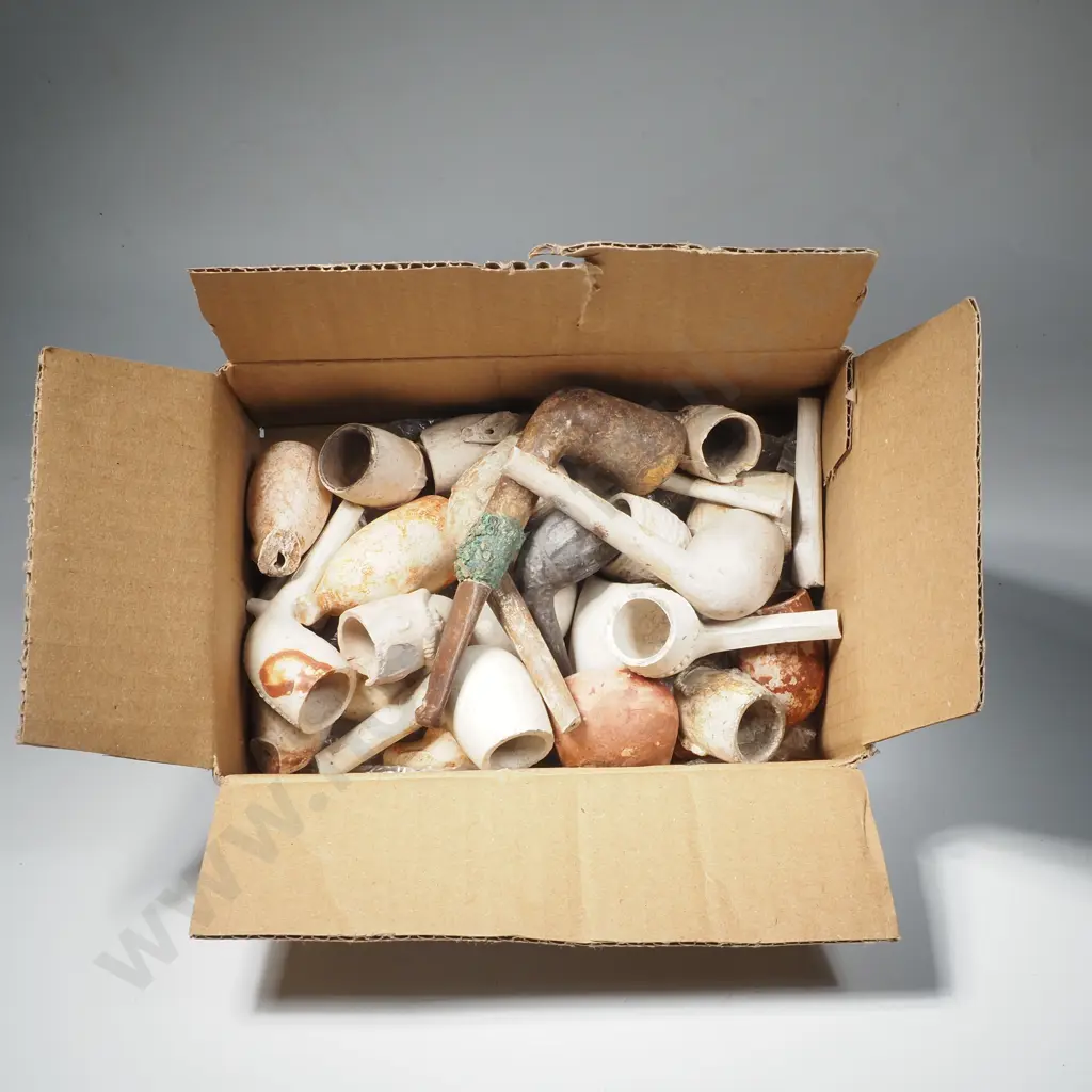 Large Collection of Victorian Clay Tobacco Pipes Image 1++