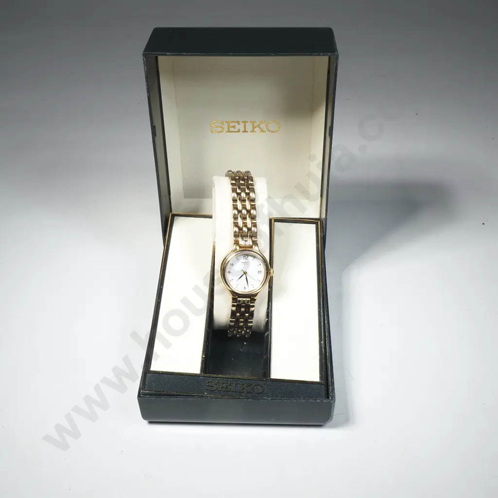 Boxed Dress Women's Watch w a Round Gold Tone Case & Bracelet Image 1++