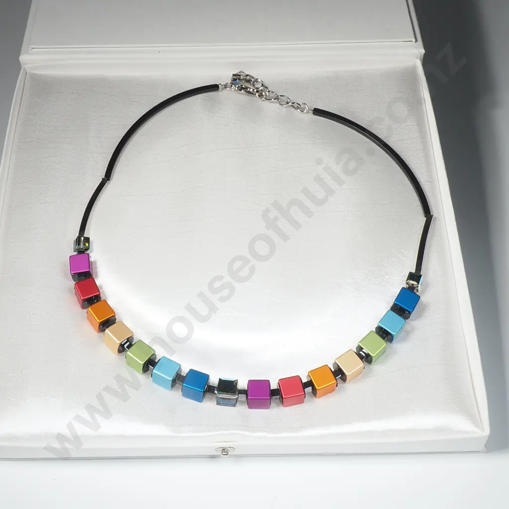 Geocube Iconic Multi-Colour Necklace Choker/Necklace in Original Box Image 1++