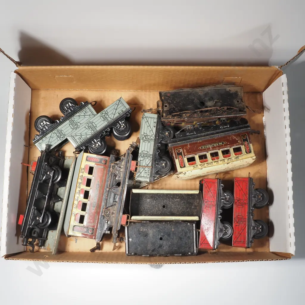 Eleven Hornby  O Gauge Wagons, Carriages & Rolling Stock Image 1++