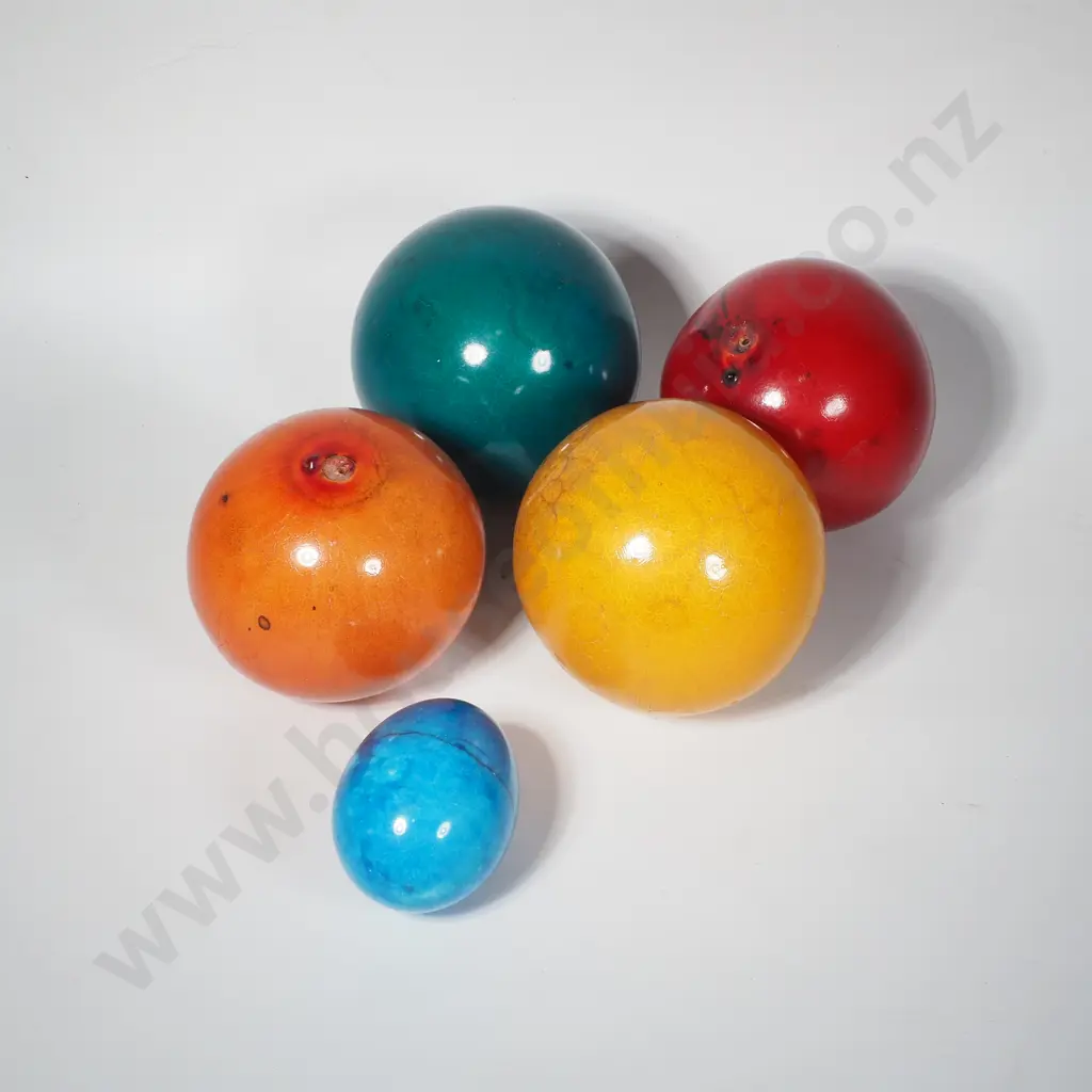 Five Assorted Coloured Decorative Balls & a Blue Marble Egg Image 1++