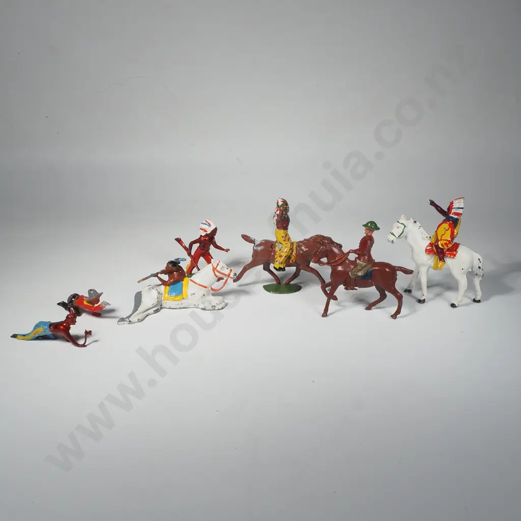 Vintage English Lead Toy Indians &  Cowboys Image 1++