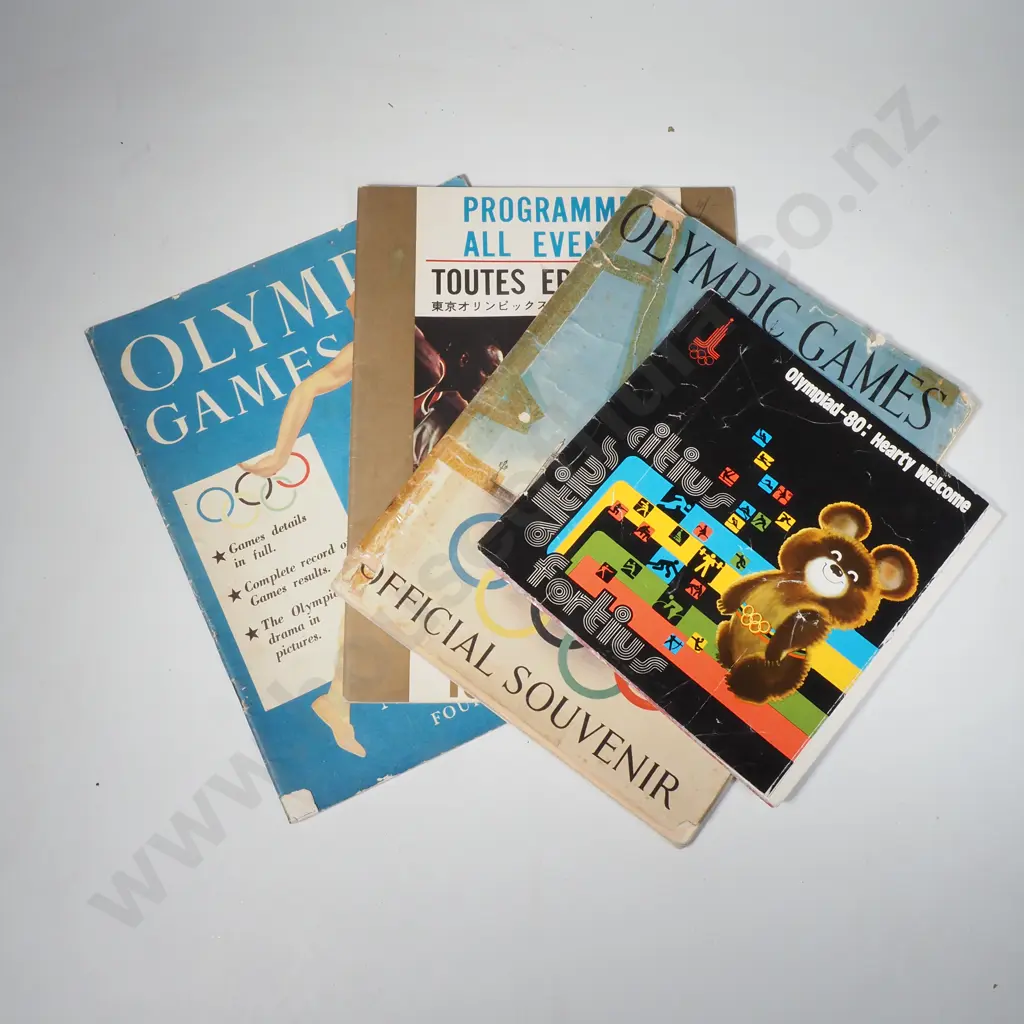 Four Vintage Souvenir Booklets for the Olympic Games - London 1948, Melbourne 1956, Tokyo 1964 & Moscow 1980 Image 1++