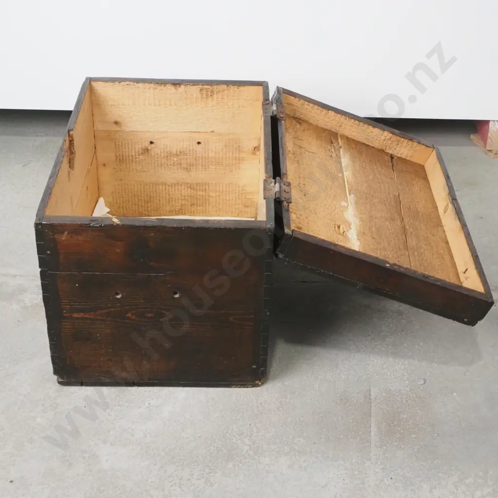 Vintage Dark Stained Wooden Chest w One End Advertising Keen, Robinson & Co. Ltd. Mustard, 14 Prize Medals Image 1++