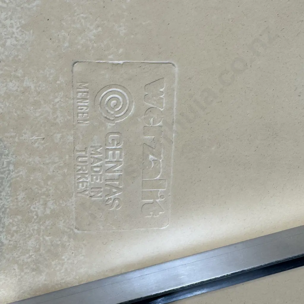 White Round Coffee Table with Polished Chrome Star Base, In the Manner of Pastoe Image 1++