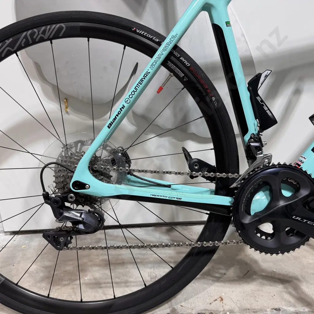 Bianchi Infinito CV Road Bike in Celeste Blue, as New w Extras Image 1++