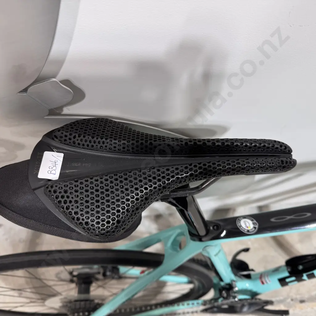 Bianchi Infinito CV Road Bike in Celeste Blue, as New w Extras Image 1++