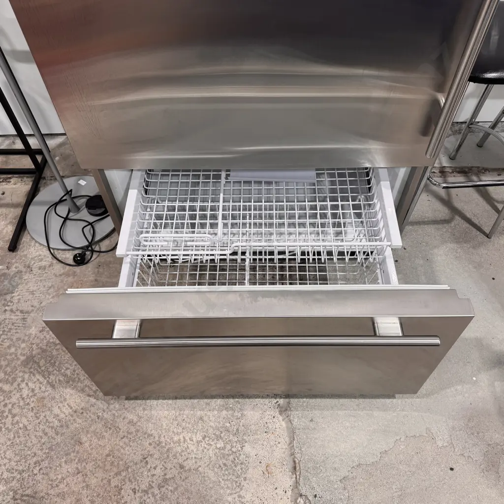 Sub-Zero Built-In Stainless Steel Refrigerator w Bottom Freezer Drawer, RRP Approx. $35,995 Image 1++