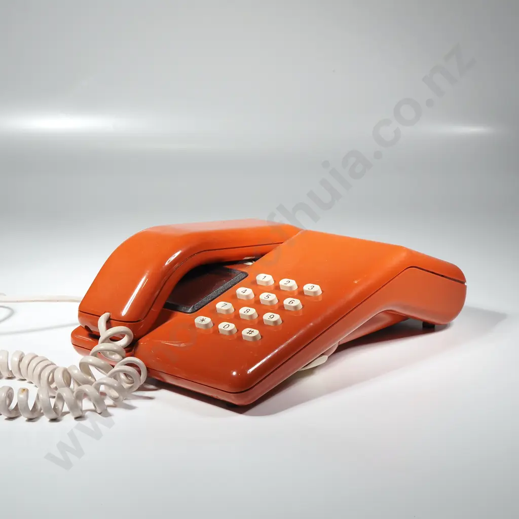 Vintage Telecom NZ 200 Desk Phone w Push Button Keypad Image 1++