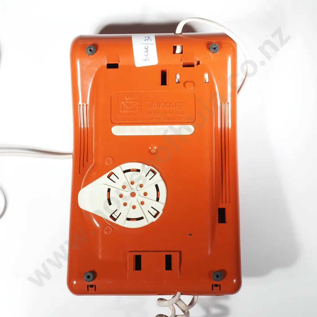 Vintage Telecom NZ 200 Desk Phone w Push Button Keypad Image 1++