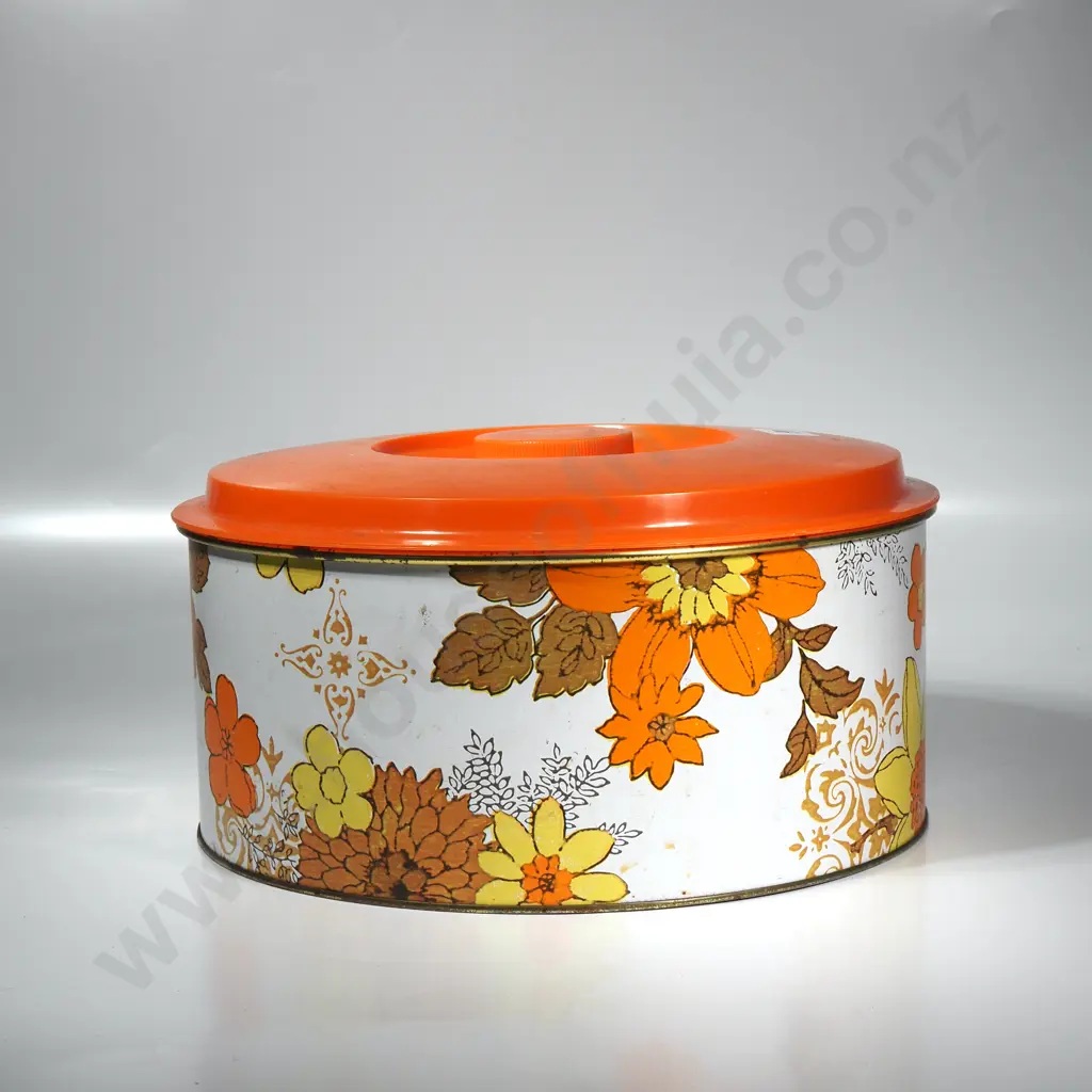 1970s Australian Made Willow Brand Cake Tin Image 1++