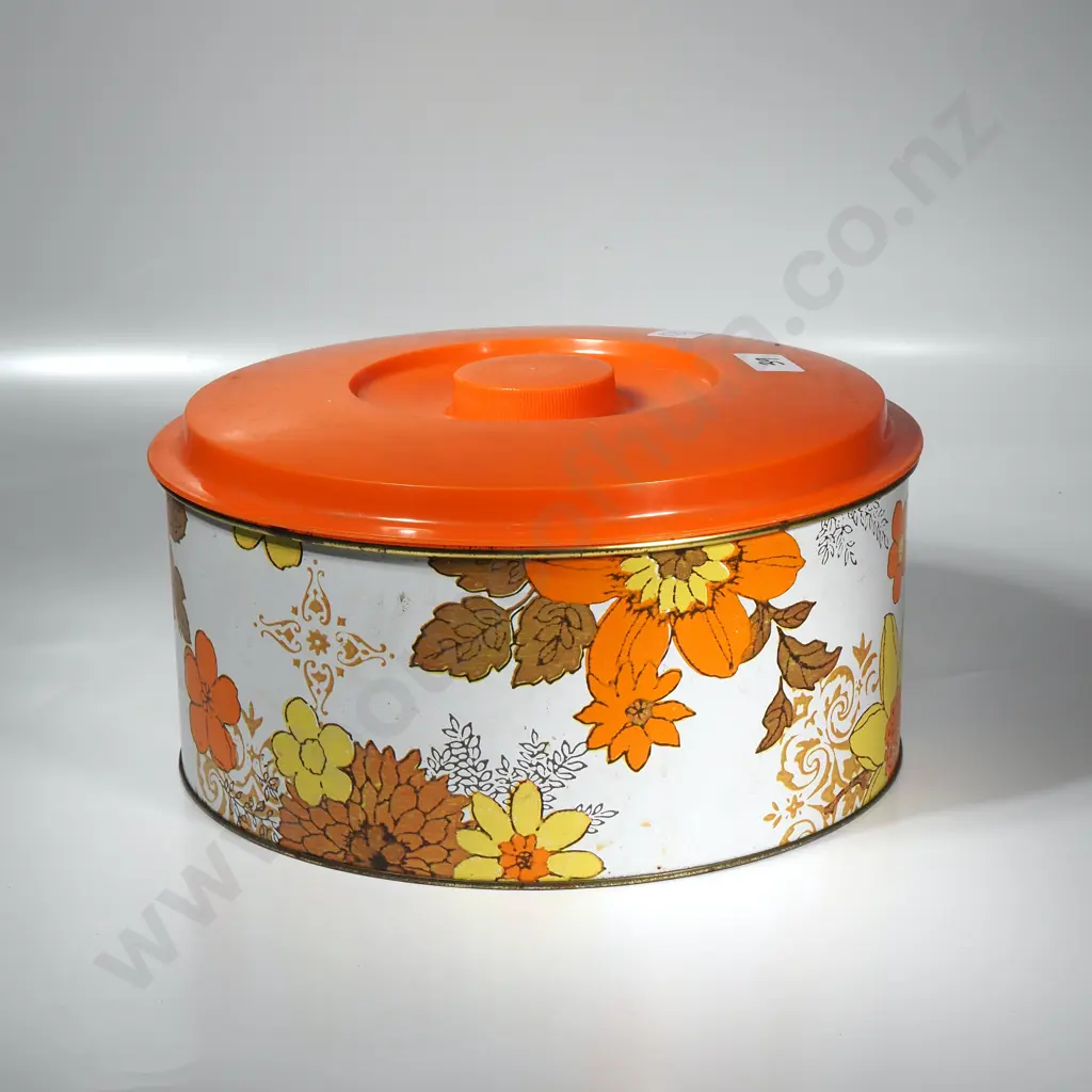 1970s Australian Made Willow Brand Cake Tin Image 1++