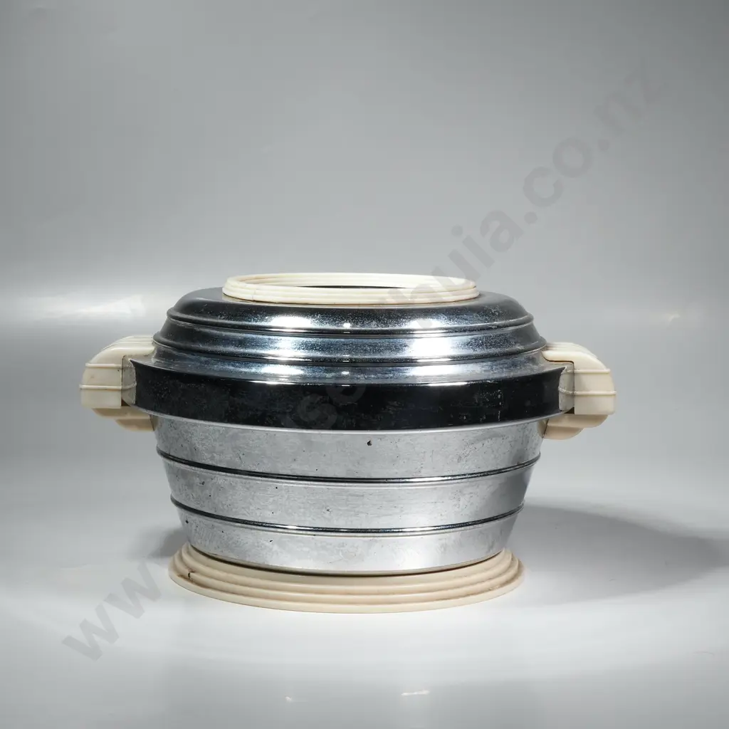 Vintage Chrome & Bakelite Rechaud Food Warmer Image 1++