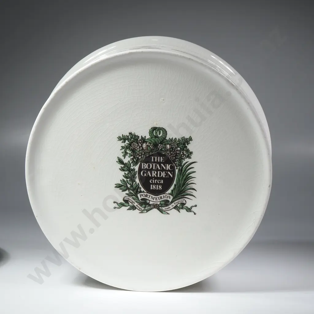 Portmeirion Botanic Garden 3 Pint Covered Casserole w Violets & Yellow Butterflies on Lid Image 1++